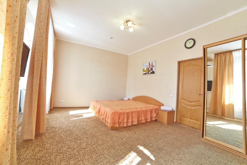 Delta Hotel Kiev Bagian luar foto